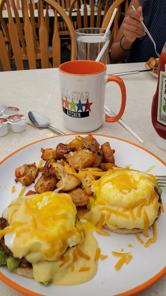 Vic’s%20All%20Star%20Kitchen%20–%20Classic%20American%20Breakfast%20&%20Brunch%20in%20Pleasanton